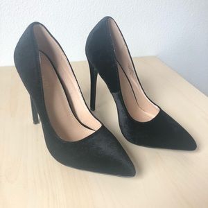 Classic Black Pointed Pumps
